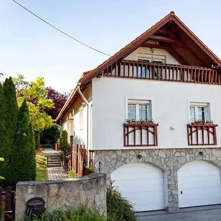 Vitorlas Vendeghaz דירה