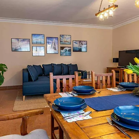 Vitorlas Vendeghaz דירה